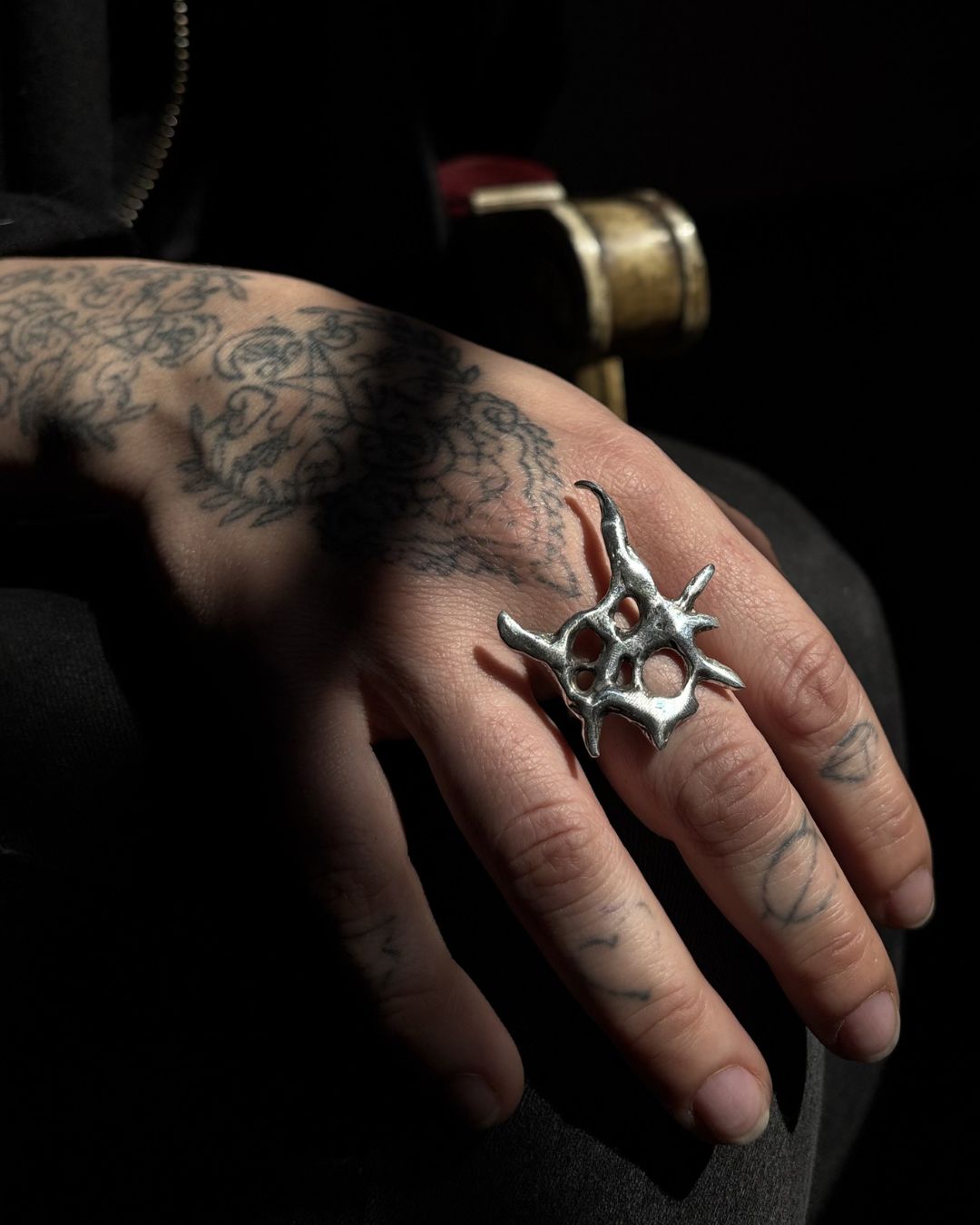 Anillo Raíz — cera perdida, plata 925